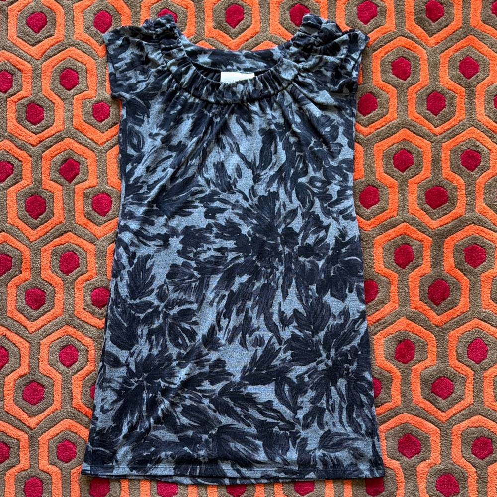 MAKE OFFER! Lucy & Laurel Black and Gray Floral Top Dress Size 4
